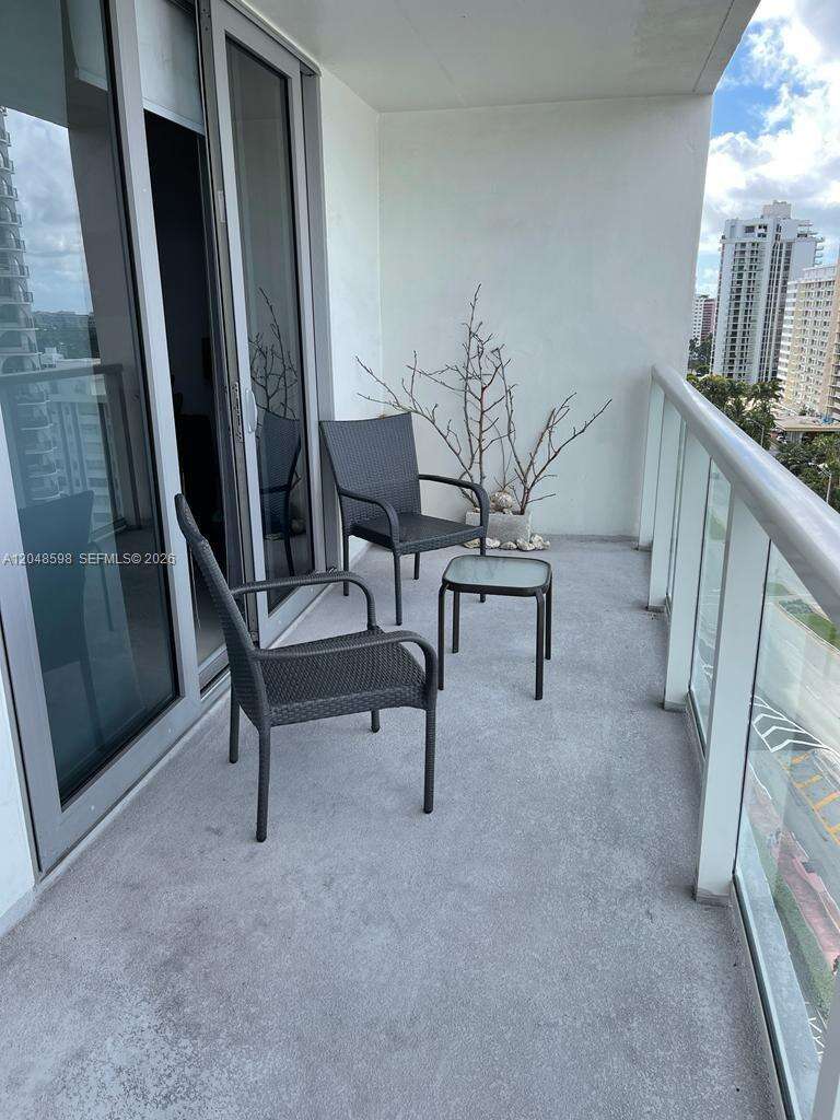 Arlen Beach at 5701 Collins Ave, Miami Beach, FL 33140 - For Rent photo 2