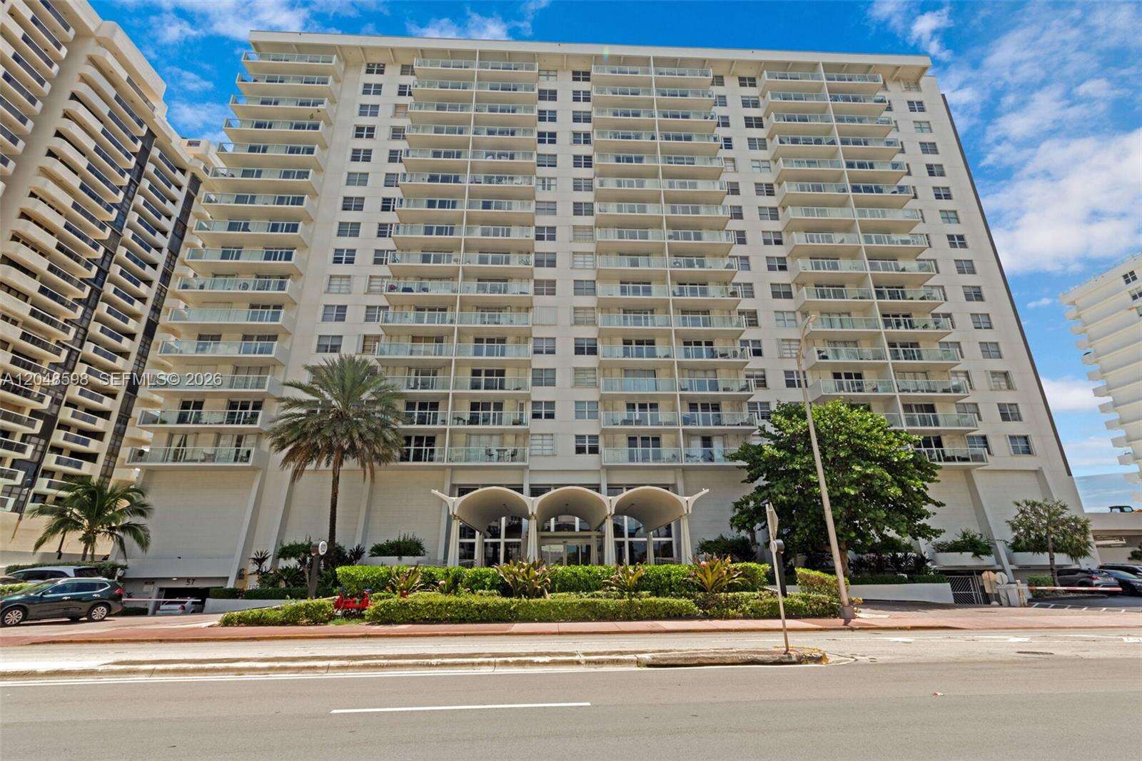 Arlen Beach at 5701 Collins Ave, Miami Beach, FL 33140 - For Rent photo 16