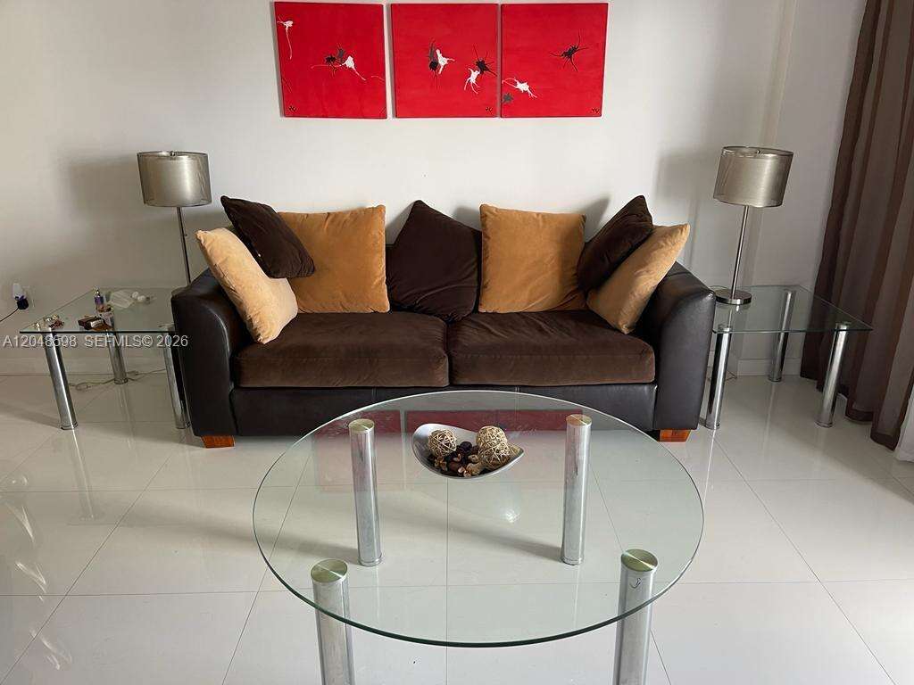 Arlen Beach at 5701 Collins Ave, Miami Beach, FL 33140 - For Rent photo 3