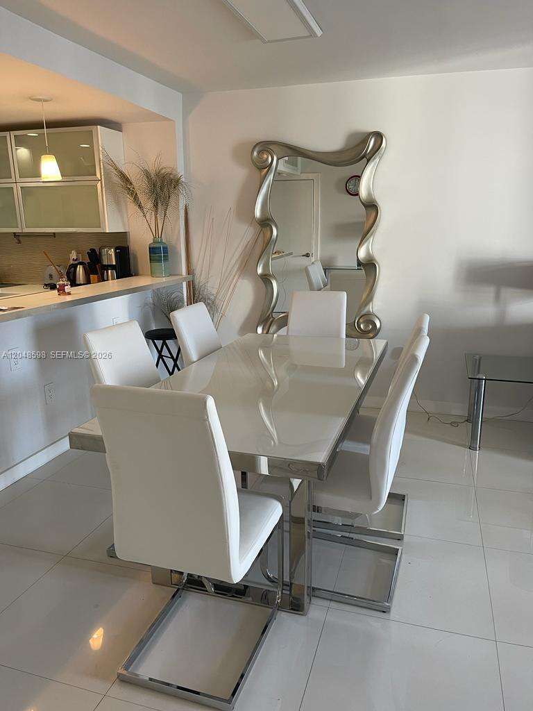 Arlen Beach at 5701 Collins Ave, Miami Beach, FL 33140 - For Rent photo 4