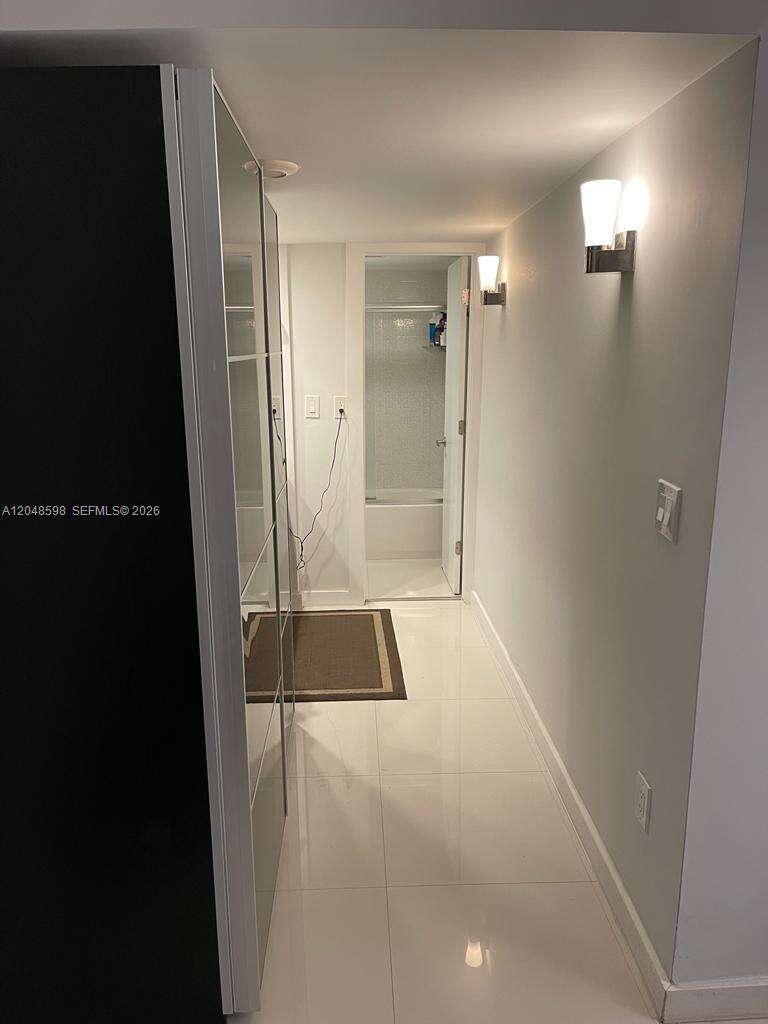 Arlen Beach at 5701 Collins Ave, Miami Beach, FL 33140 - For Rent photo 7