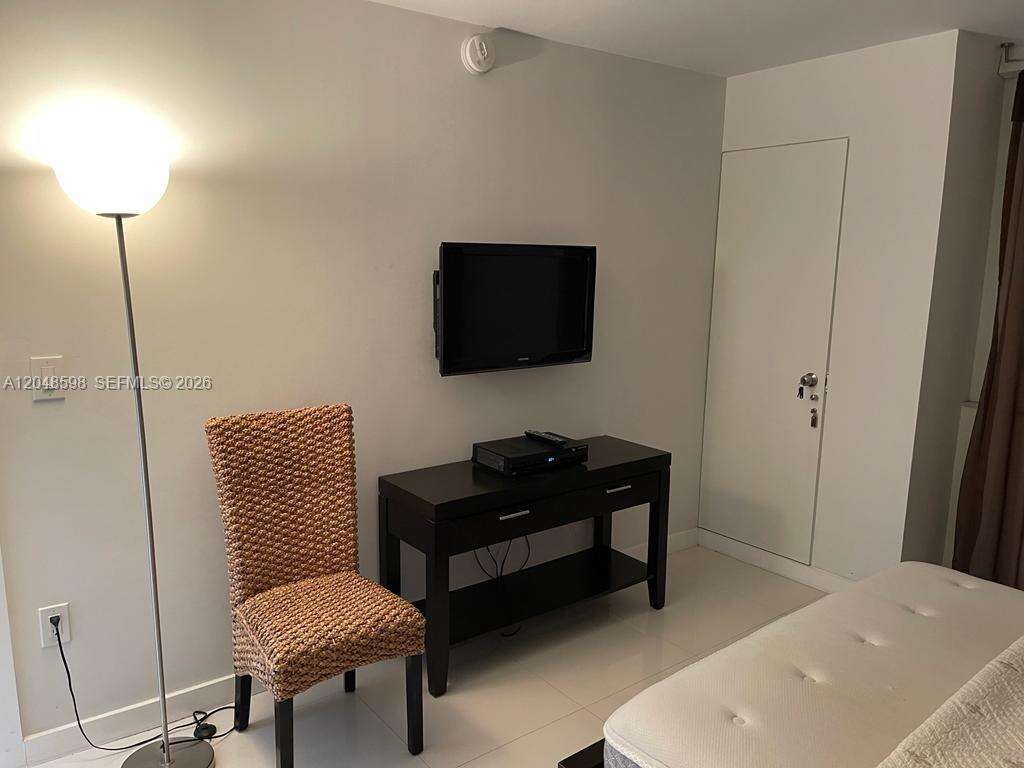 Arlen Beach at 5701 Collins Ave, Miami Beach, FL 33140 - For Rent photo 9