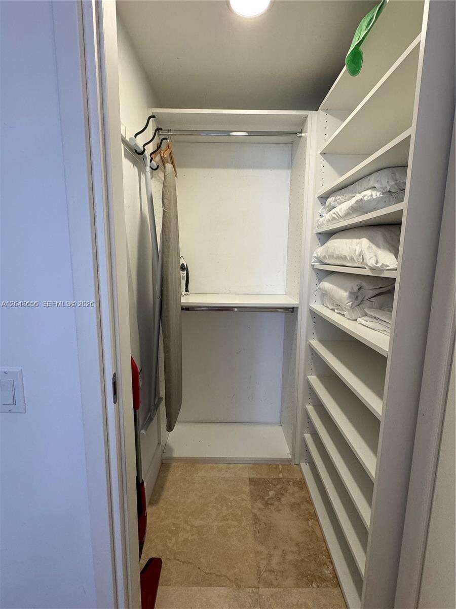 Brickell House at 1300 Brickell Bay Dr, Miami, FL 33131 - For Rent photo 15
