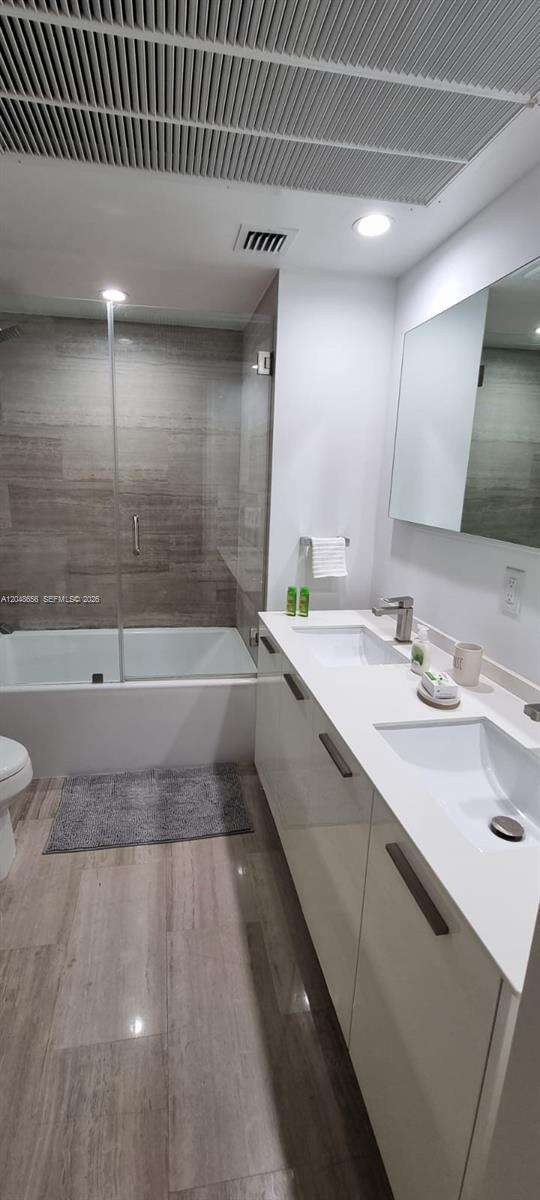 Brickell House at 1300 Brickell Bay Dr, Miami, FL 33131 - For Rent photo 17