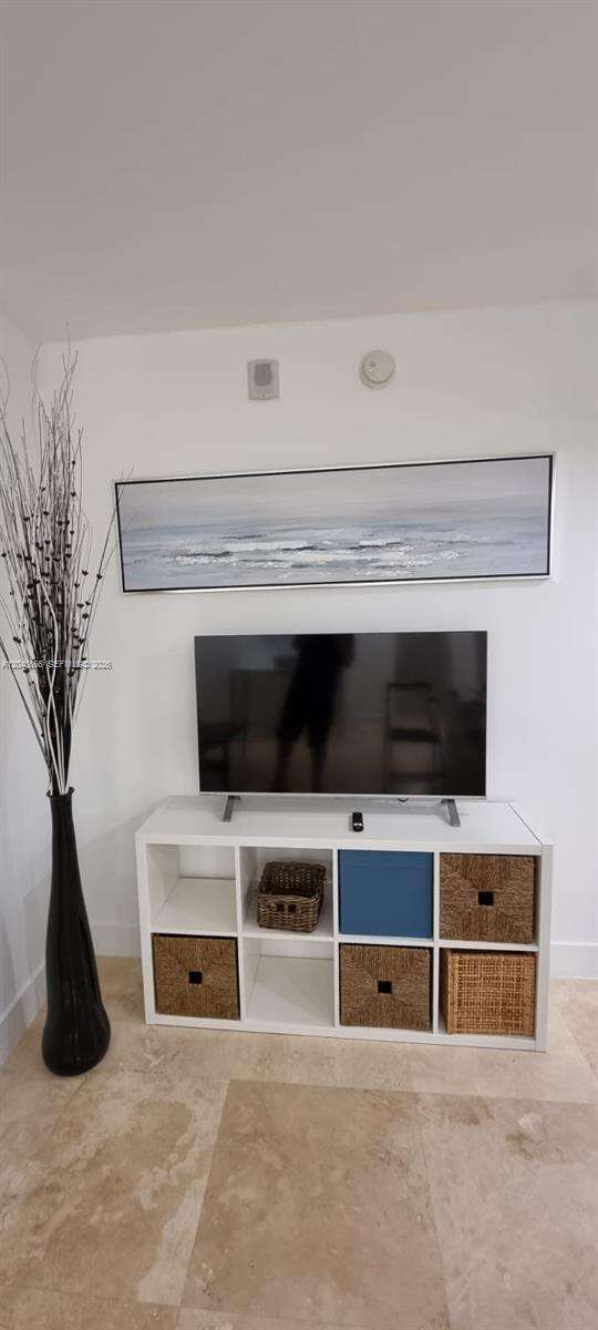 Brickell House at 1300 Brickell Bay Dr, Miami, FL 33131 - For Rent photo 9