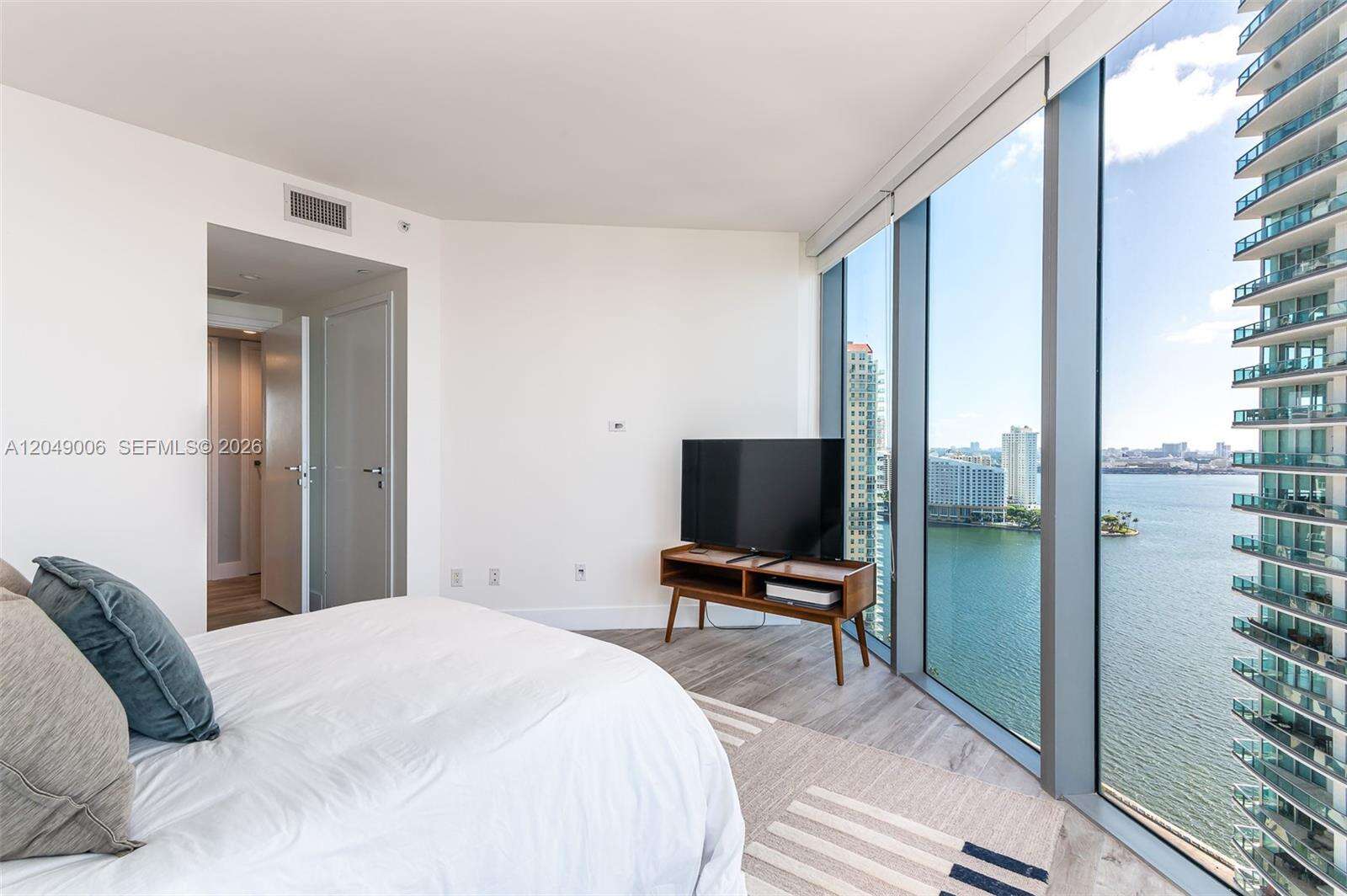 Brickell House at 1300 Brickell Bay Dr, Miami, FL 33131 - For Rent photo 16