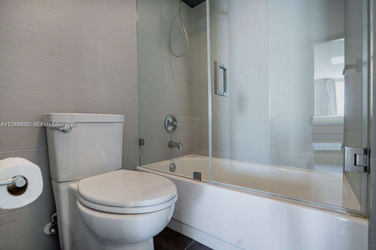 Arlen House at 100 Bayview Dr, Sunny Isles Beach, FL 33160 - For Rent photo 15