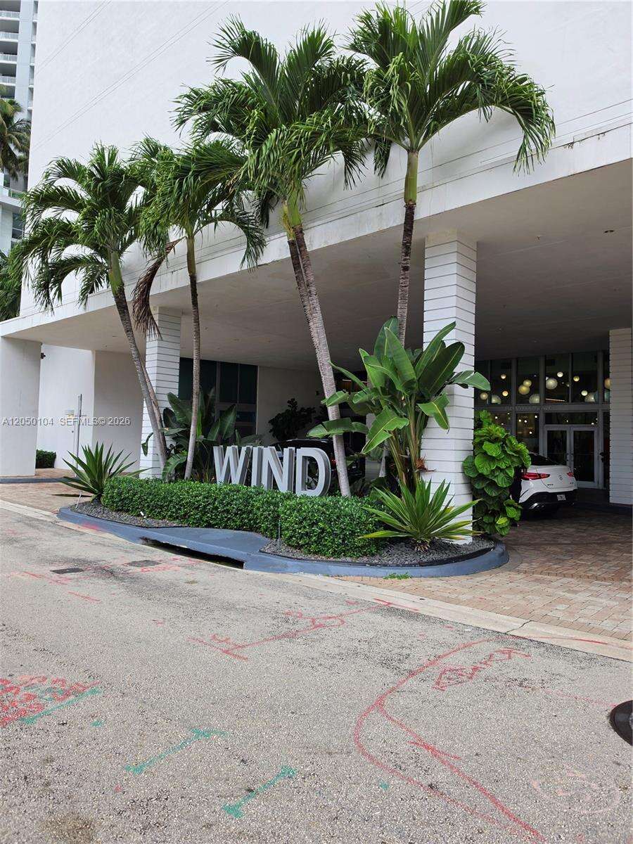 Wind By Neo at 350 Miami Ave, Miami, FL 33130 - For Rent photo 1