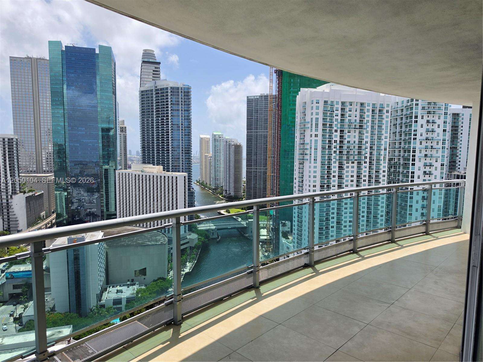 Wind By Neo at 350 Miami Ave, Miami, FL 33130 - For Rent photo 2