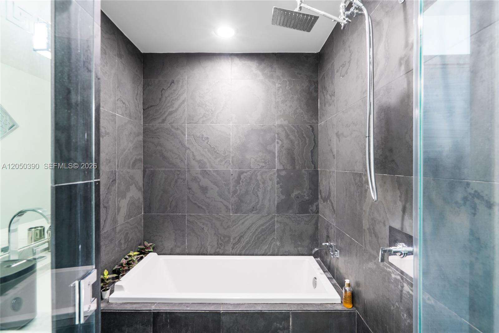 900 Biscayne at 900 Biscayne Blvd, Miami, FL 33132 - For Rent photo 41