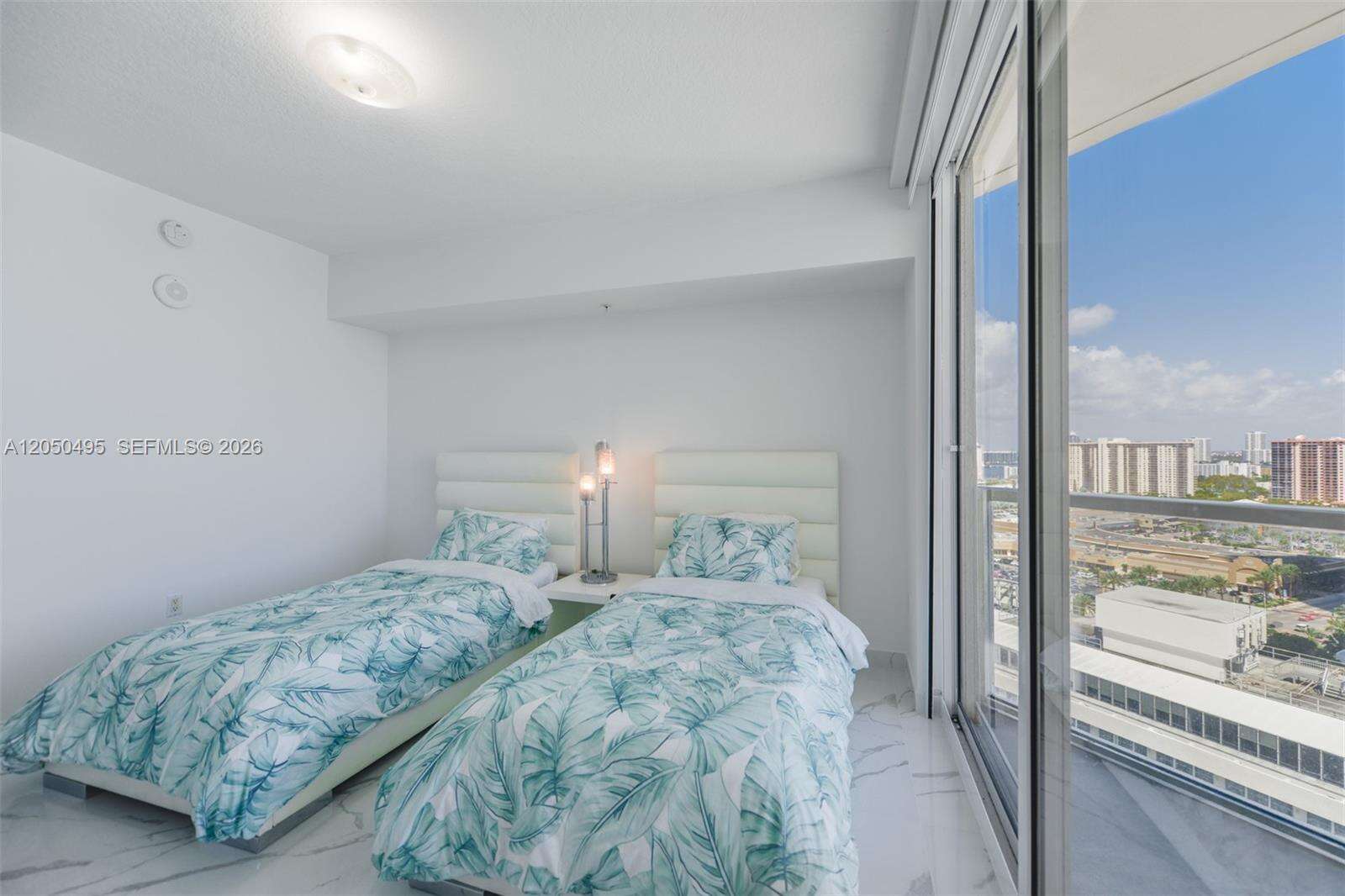 La Perla at 16699 Collins Ave, Sunny Isles Beach, FL 33160 - For Rent photo 16