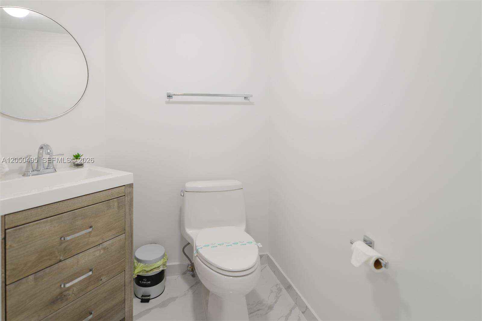 La Perla at 16699 Collins Ave, Sunny Isles Beach, FL 33160 - For Rent photo 20