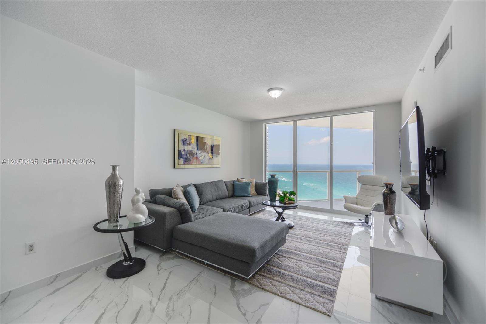 La Perla at 16699 Collins Ave, Sunny Isles Beach, FL 33160 - For Rent photo 3