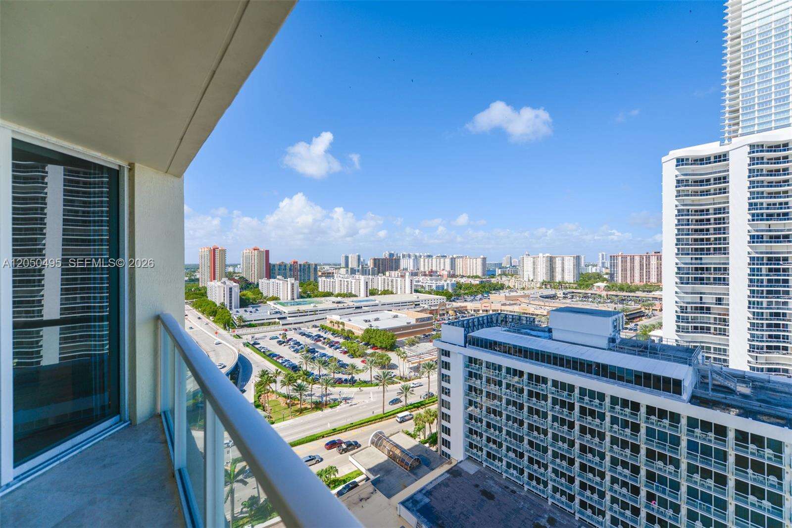 La Perla at 16699 Collins Ave, Sunny Isles Beach, FL 33160 - For Rent photo 22