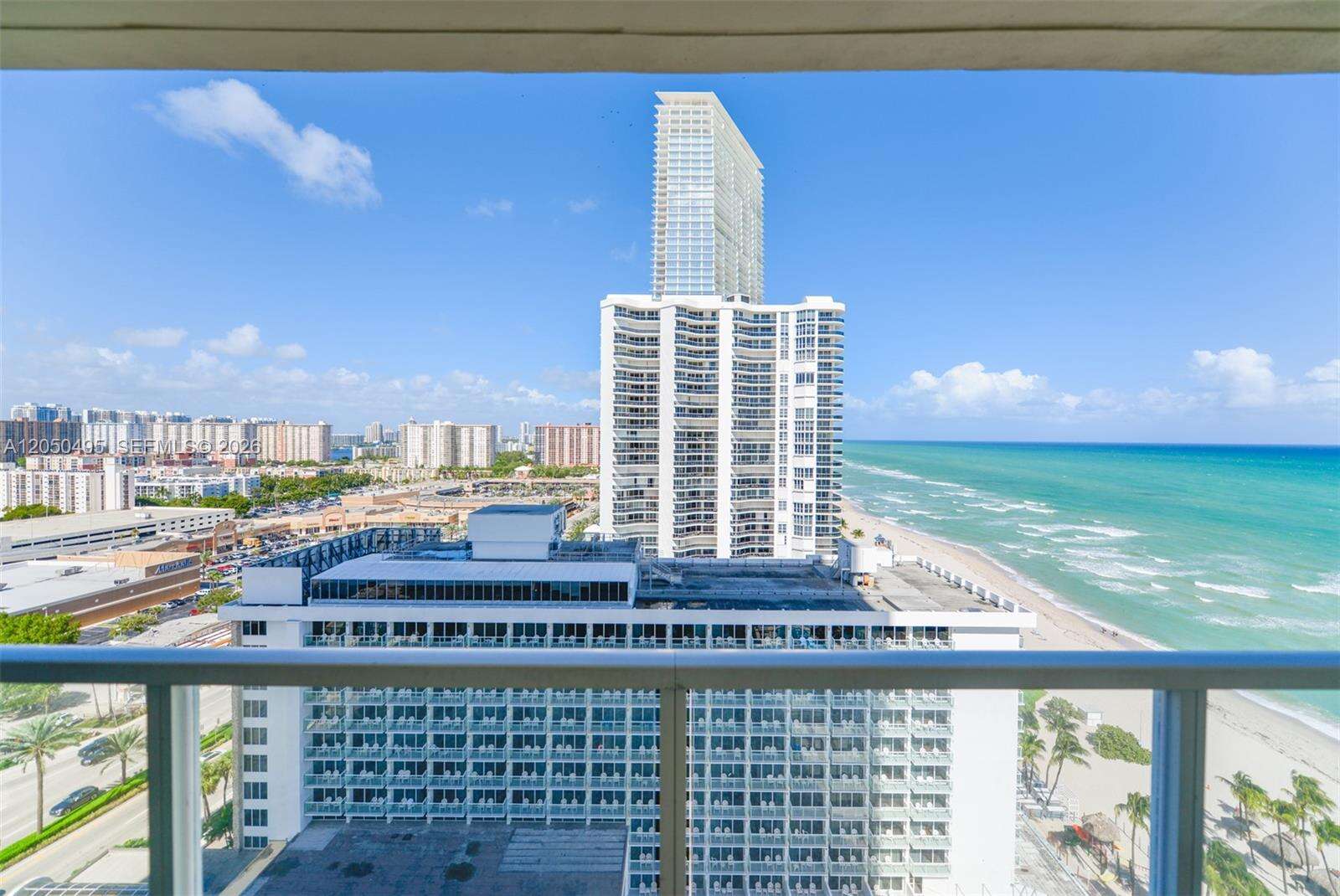 La Perla at 16699 Collins Ave, Sunny Isles Beach, FL 33160 - For Rent photo 23