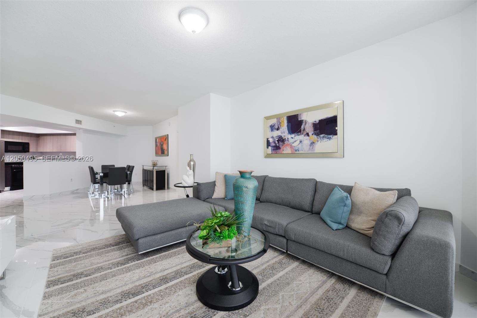 La Perla at 16699 Collins Ave, Sunny Isles Beach, FL 33160 - For Rent photo 4