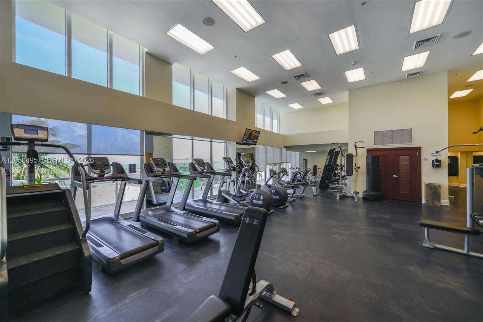 La Perla at 16699 Collins Ave, Sunny Isles Beach, FL 33160 - For Rent photo 31