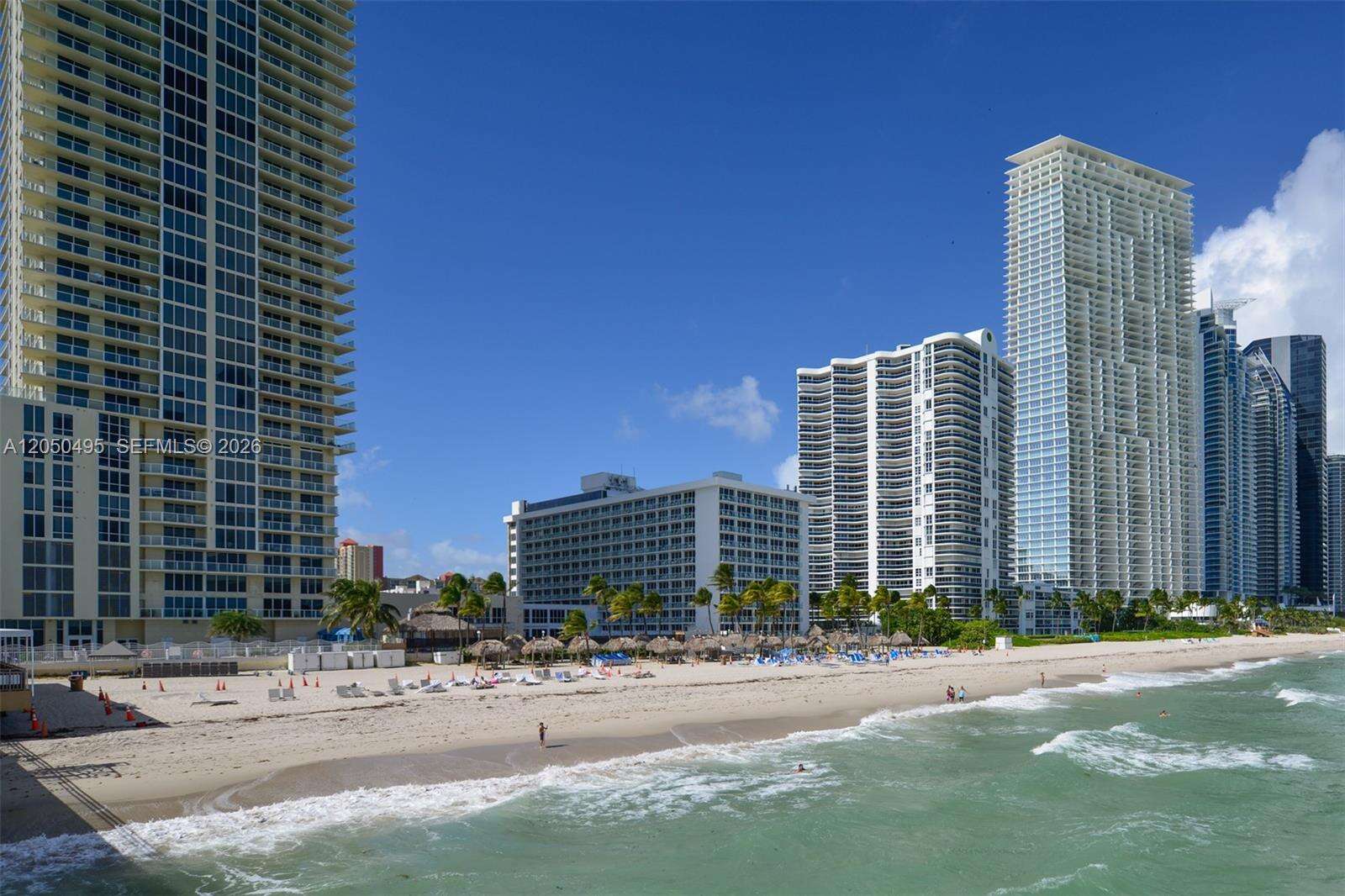 La Perla at 16699 Collins Ave, Sunny Isles Beach, FL 33160 - For Rent photo 33