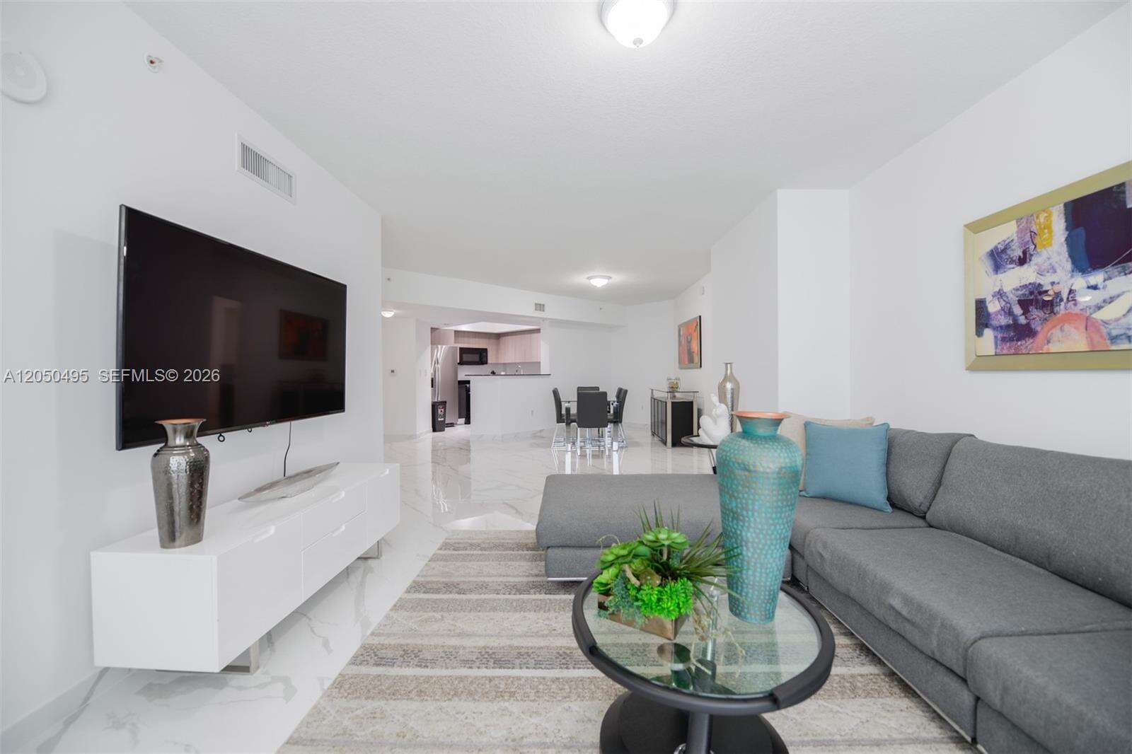 La Perla at 16699 Collins Ave, Sunny Isles Beach, FL 33160 - For Rent photo 5