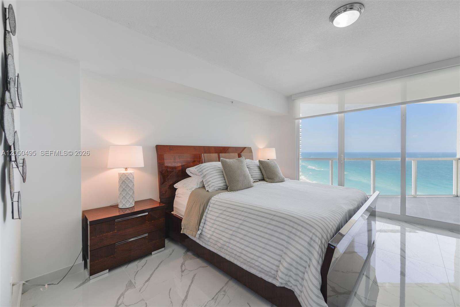 La Perla at 16699 Collins Ave, Sunny Isles Beach, FL 33160 - For Rent photo 10