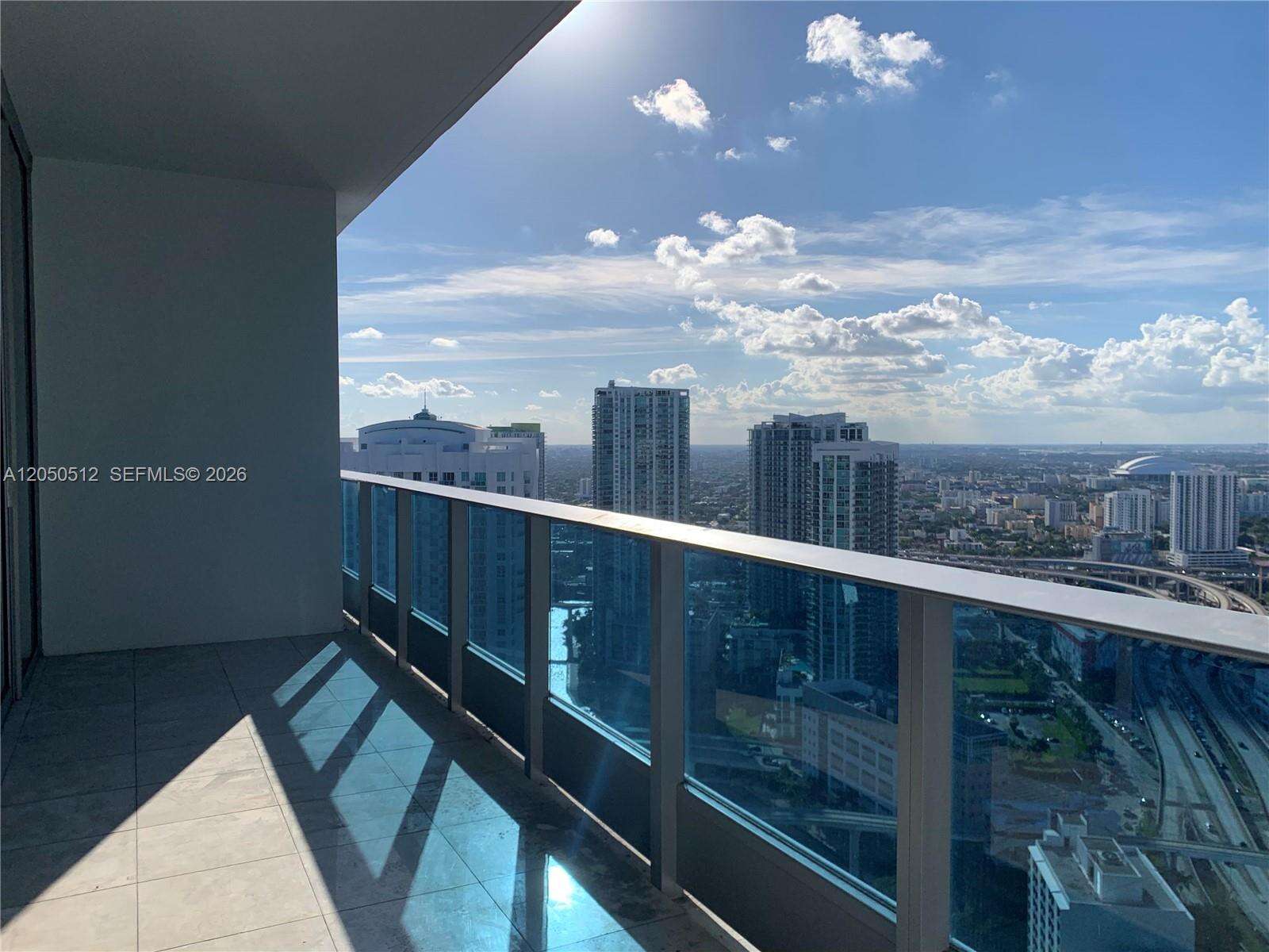 Epic Residences at 200 Biscayne Blvd Way, Miami, FL 33131 - For Rent photo 2
