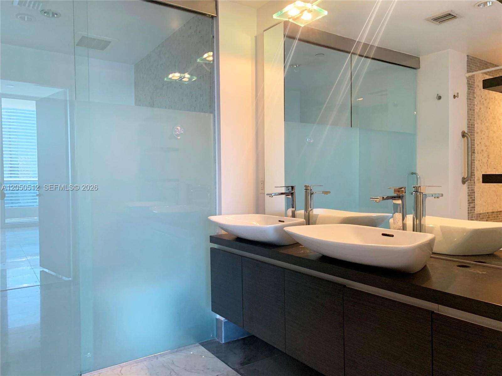 Epic Residences at 200 Biscayne Blvd Way, Miami, FL 33131 - For Rent photo 13