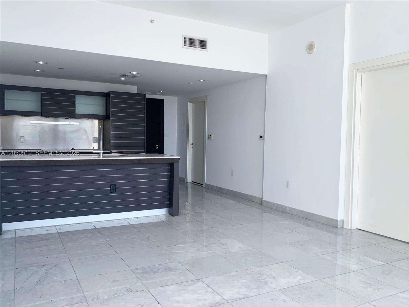 Epic Residences at 200 Biscayne Blvd Way, Miami, FL 33131 - For Rent photo 4