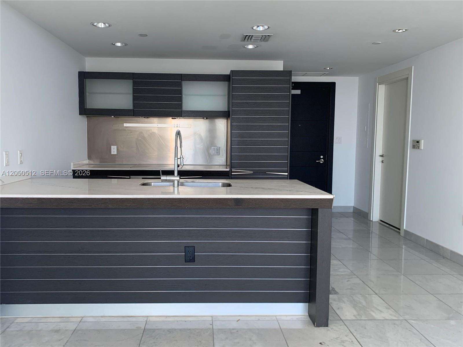 Epic Residences at 200 Biscayne Blvd Way, Miami, FL 33131 - For Rent photo 5