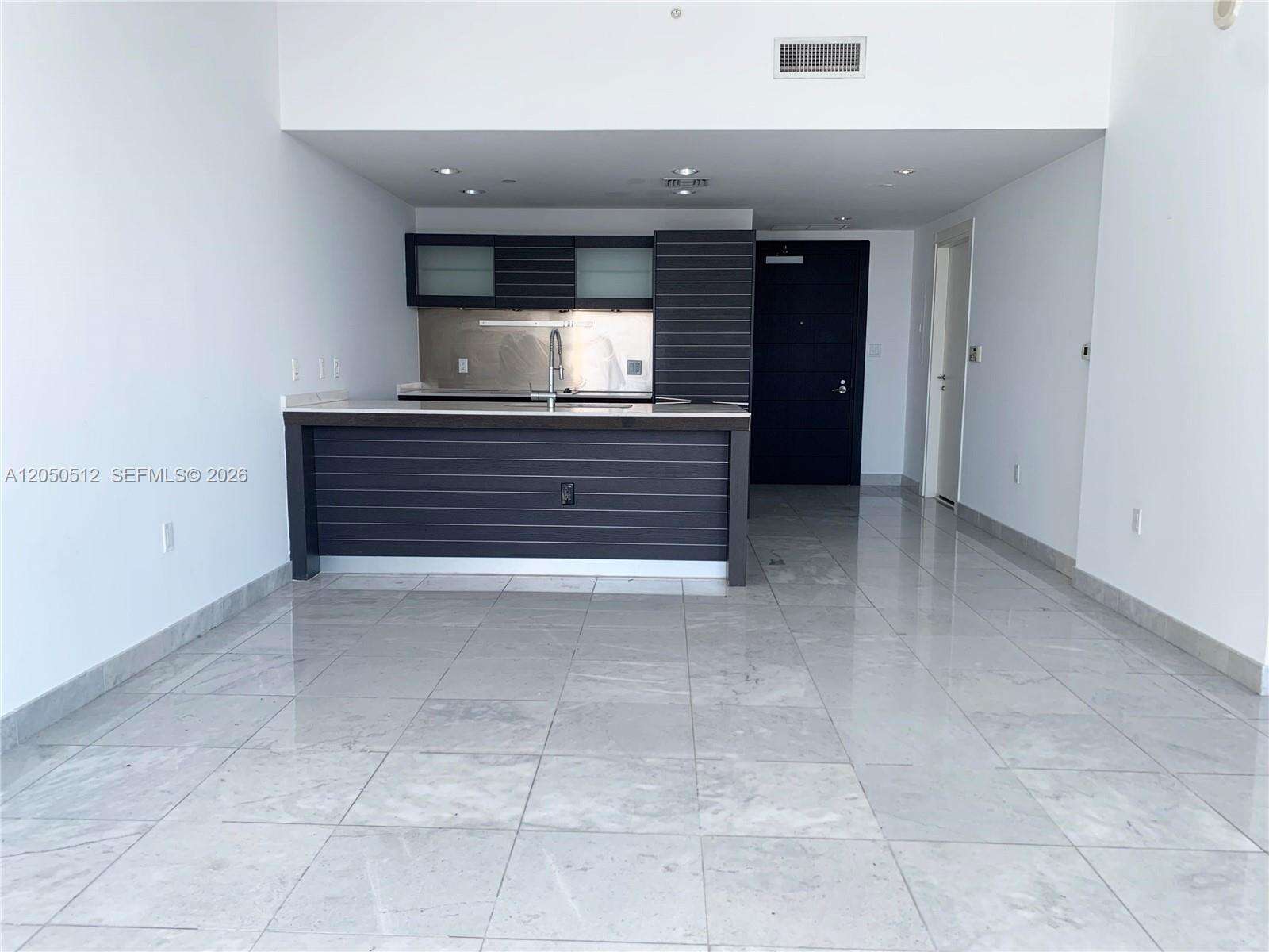 Epic Residences at 200 Biscayne Blvd Way, Miami, FL 33131 - For Rent photo 6