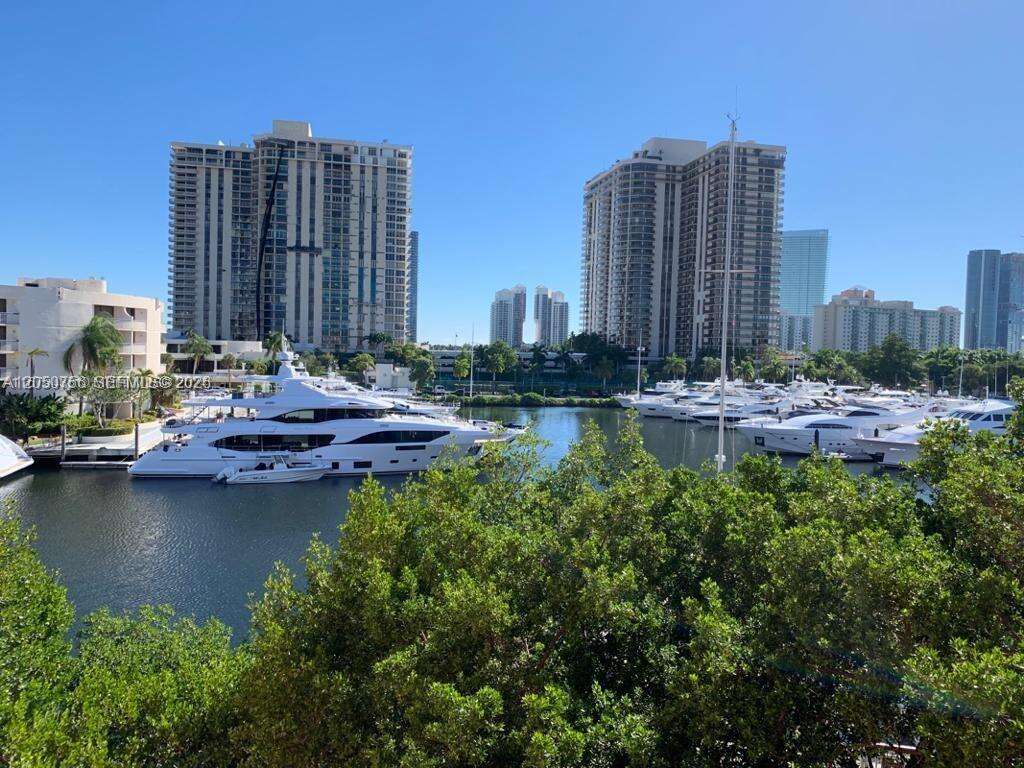 The Yacht Club At Aventura at 19999 Country Club Dr, Aventura, FL 33180 - For Rent photo 22