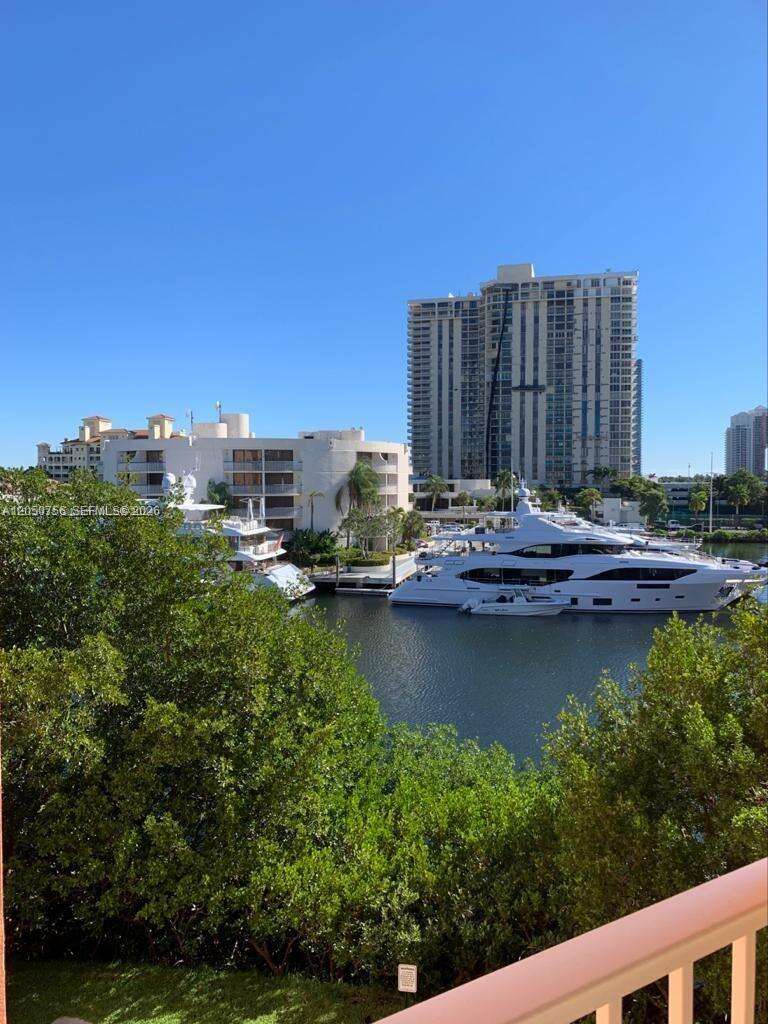 The Yacht Club At Aventura at 19999 Country Club Dr, Aventura, FL 33180 - For Rent photo 37