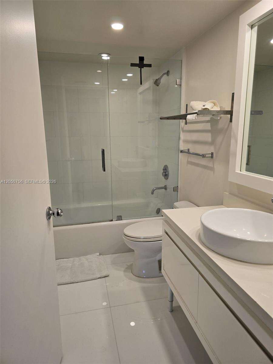 The Yacht Club At Aventura at 19999 Country Club Dr, Aventura, FL 33180 - For Rent photo 7