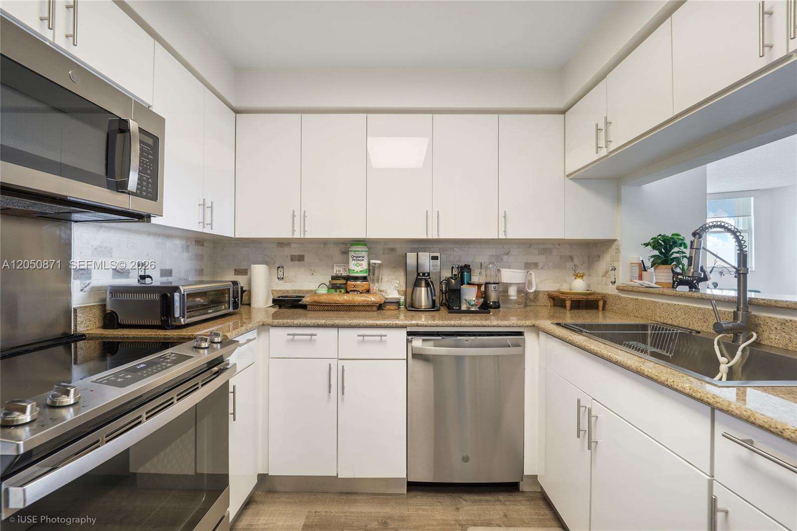 The Metropolitan at 2475 Brickell Ave, Miami, FL 33129 - For Rent photo 6