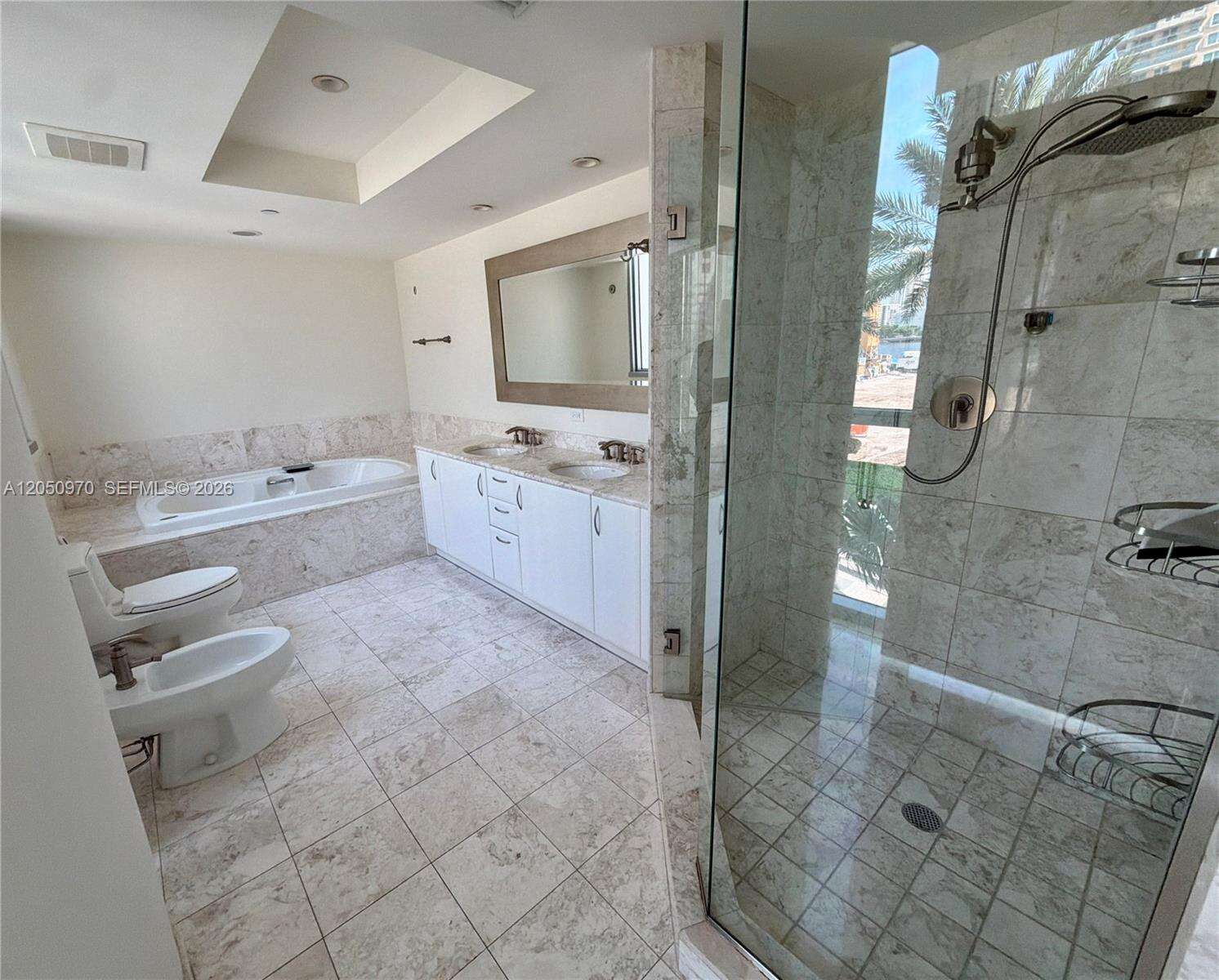 Jade At Brickell Bay at 1331 Brickell Bay Dr, Miami, FL 33131 - For Rent photo 7