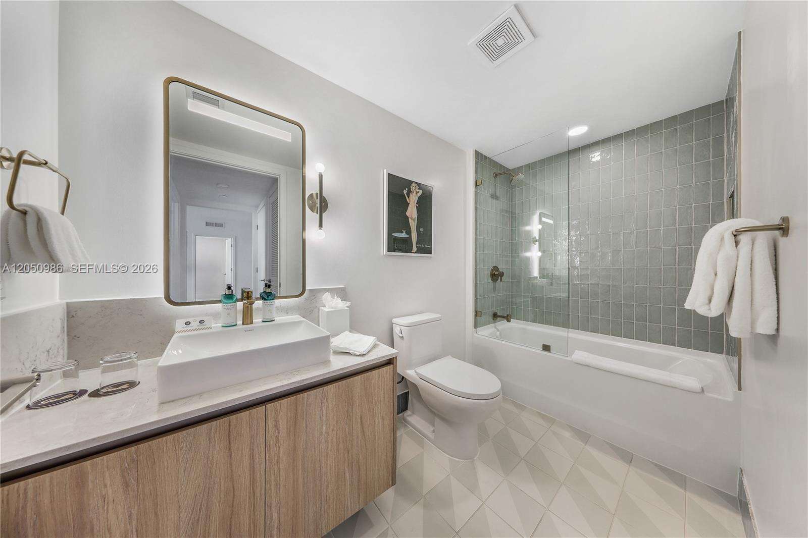 Natiivo | Gale Miami at 159 6 St, Miami, FL 33132 - For Rent photo 6