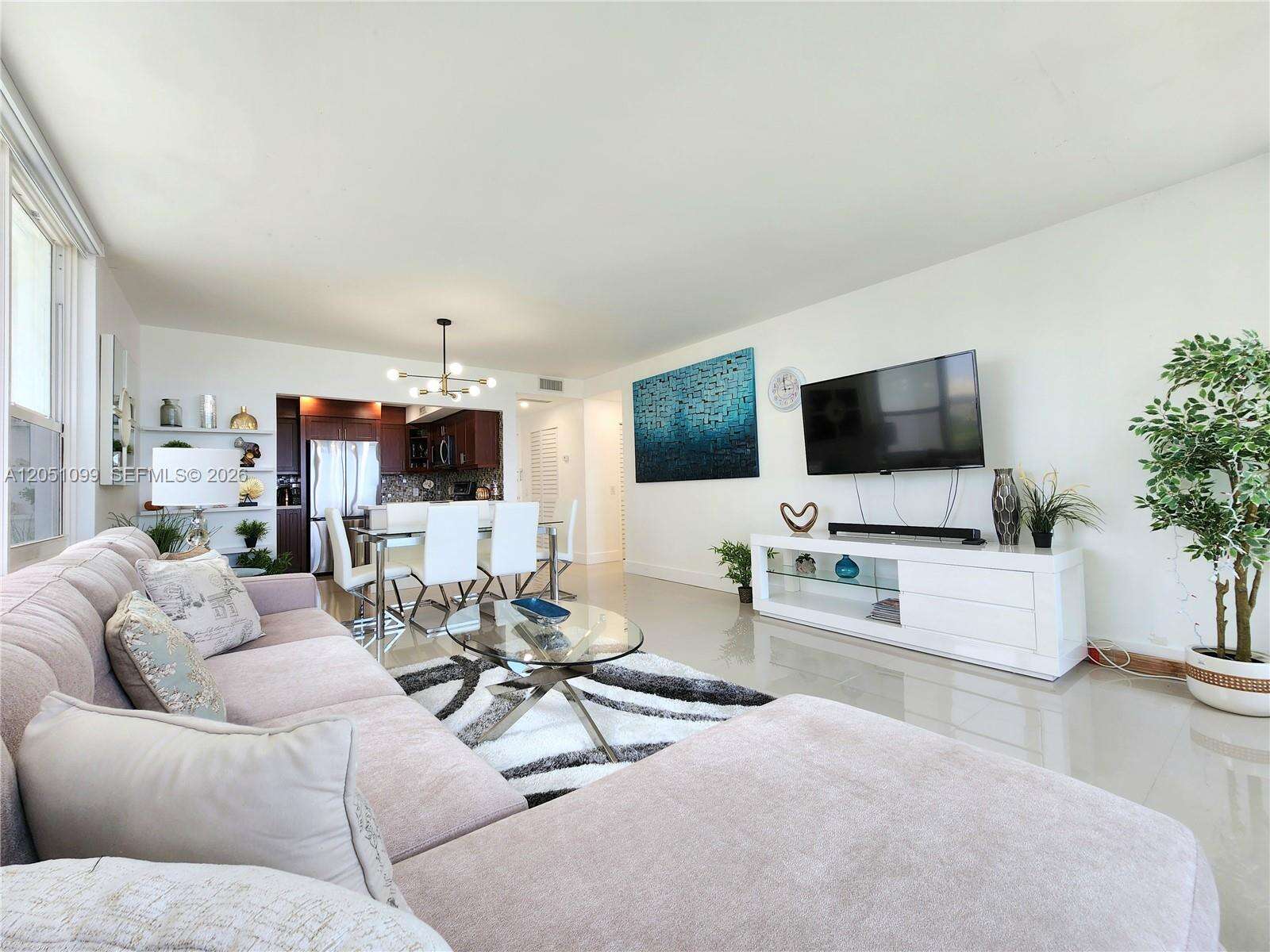 Alexander Towers at 3505 Ocean Dr, Hollywood, FL 33019 - For Rent photo 4