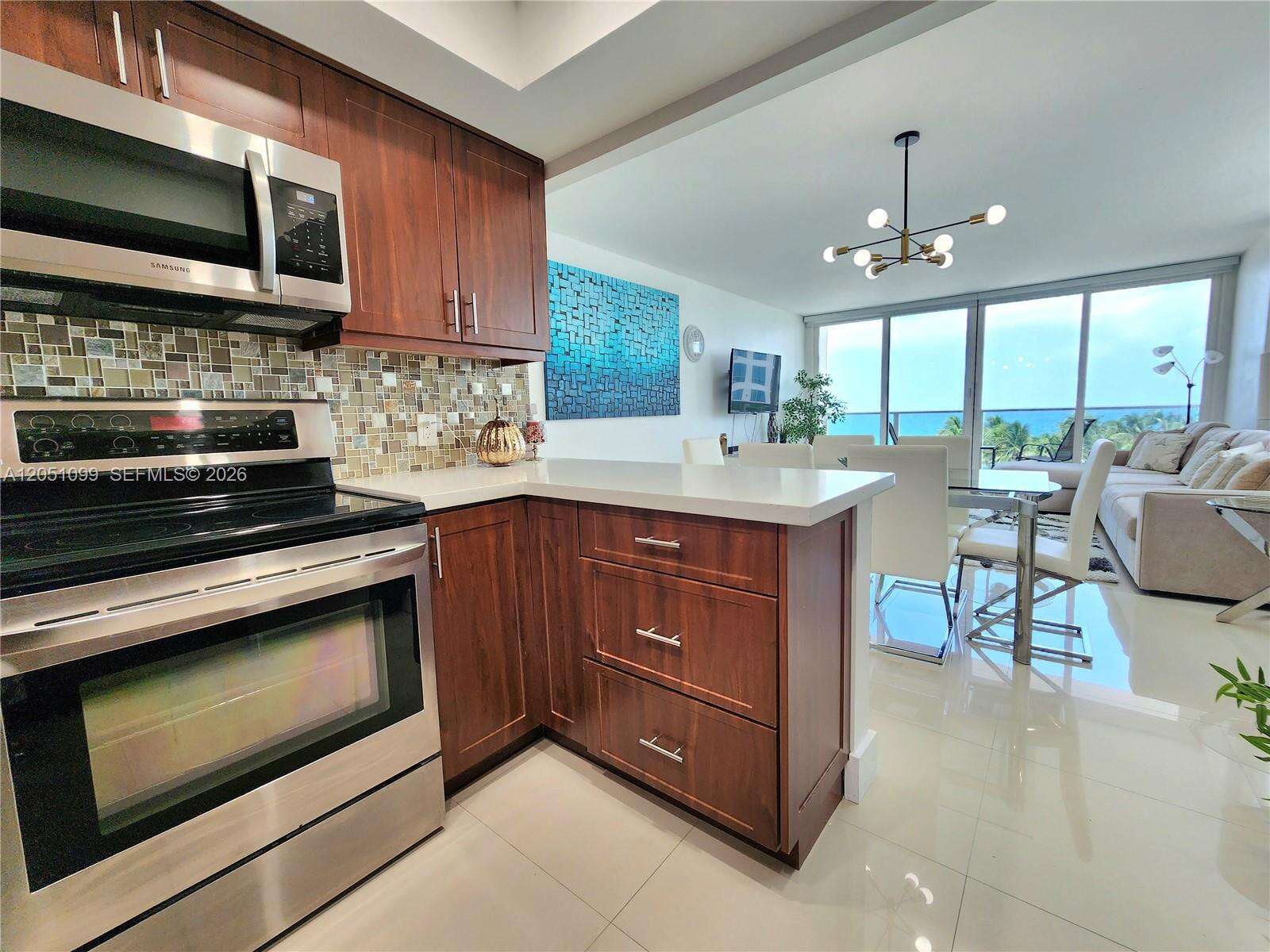 Alexander Towers at 3505 Ocean Dr, Hollywood, FL 33019 - For Rent photo 10