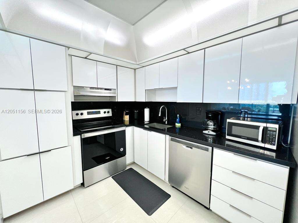 Ocean Reserve at 19370 Collins Ave, Sunny Isles Beach, FL 33160 - For Rent photo 9