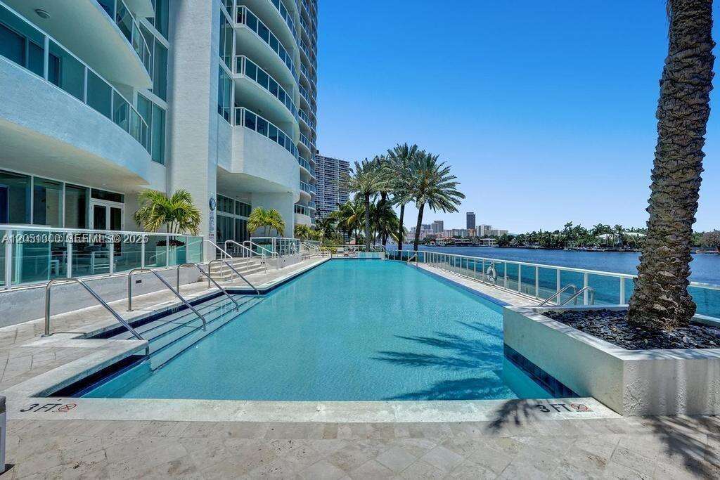 Hamptons South at 20201 Country Club Dr, Aventura, FL 33180 - For Rent photo 32