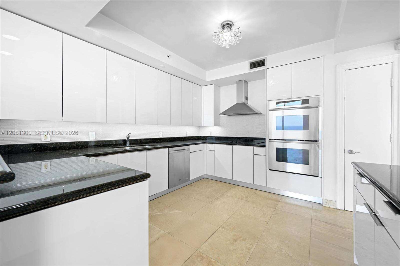 Hamptons South at 20201 Country Club Dr, Aventura, FL 33180 - For Rent photo 7