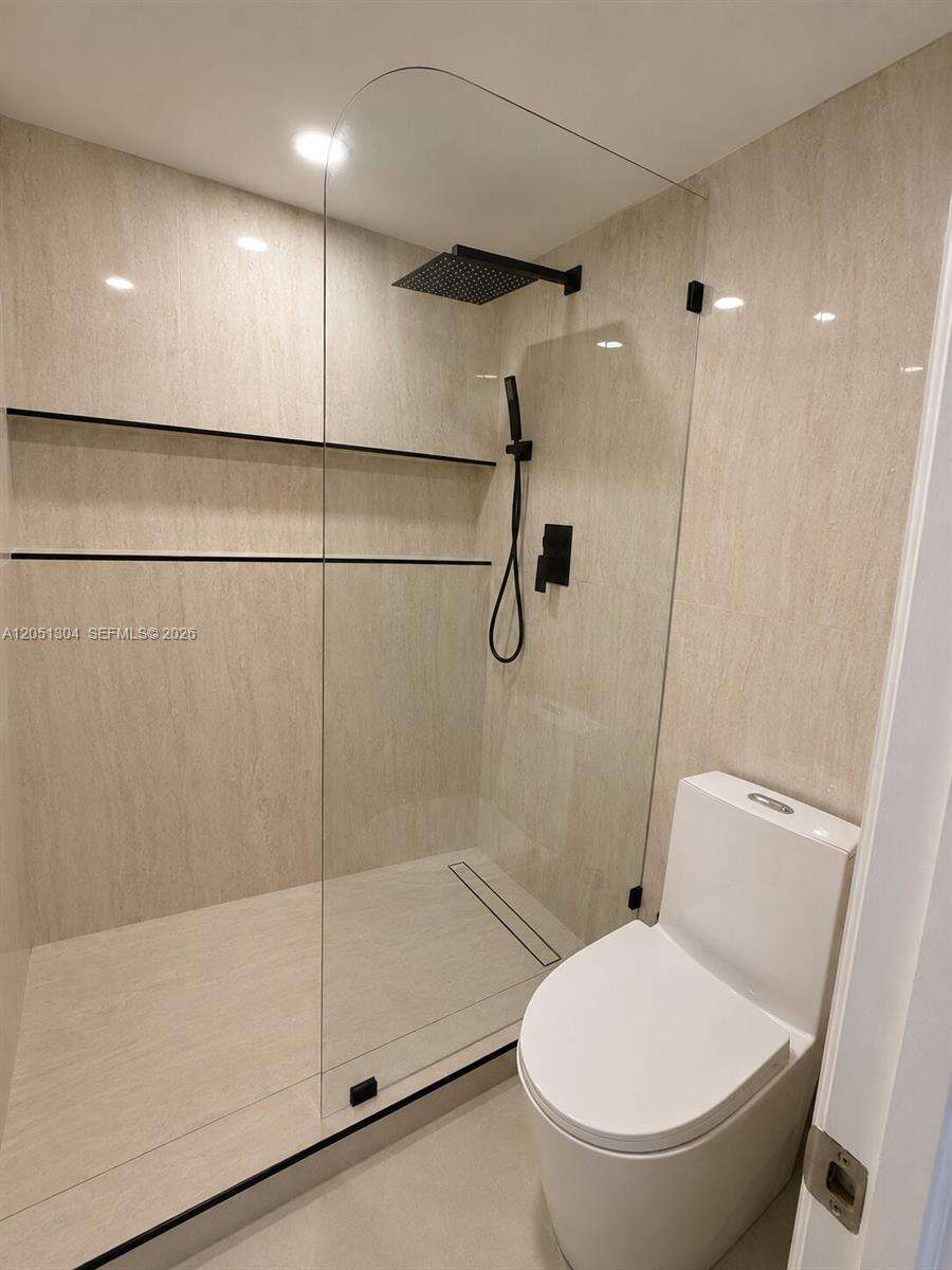 Waterview at 20505 Country Club Dr, Aventura, FL 33180 - For Rent photo 17