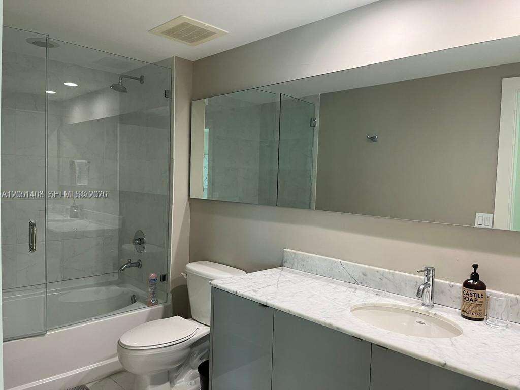 The Plaza On Brickell West at 951 Brickell Ave, Miami, FL 33131 - For Rent photo 2