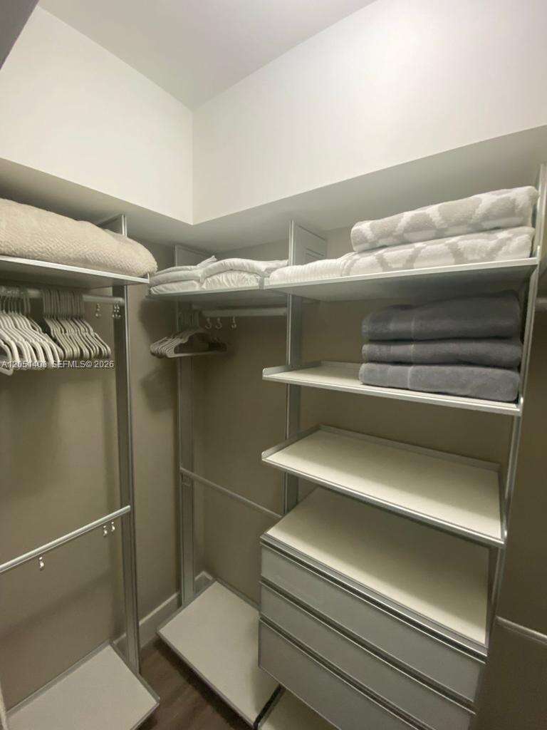 The Plaza On Brickell West at 951 Brickell Ave, Miami, FL 33131 - For Rent photo 7
