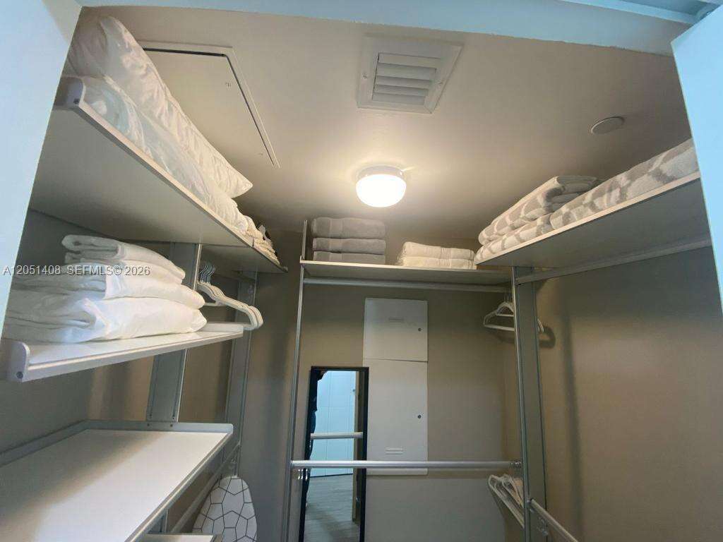 The Plaza On Brickell West at 951 Brickell Ave, Miami, FL 33131 - For Rent photo 9