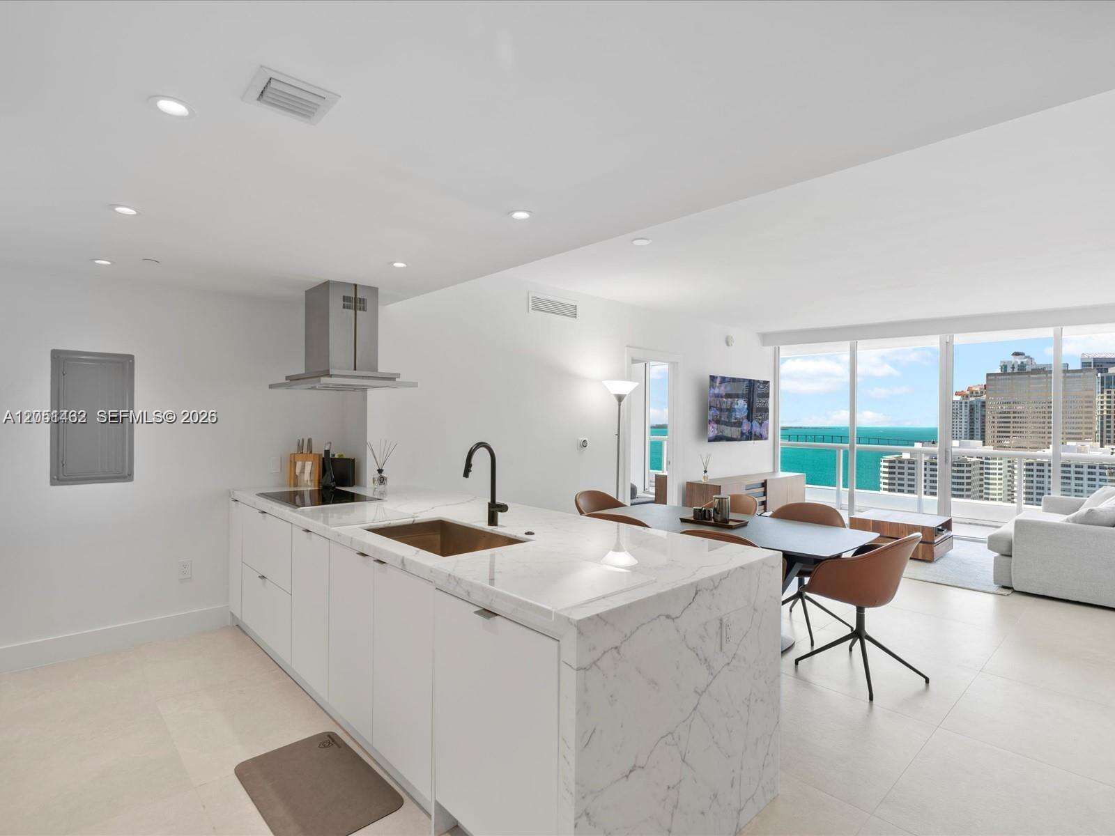 Icon Brickell 2 at 495 Brickell Ave, Miami, FL 33131 - For Rent photo 3