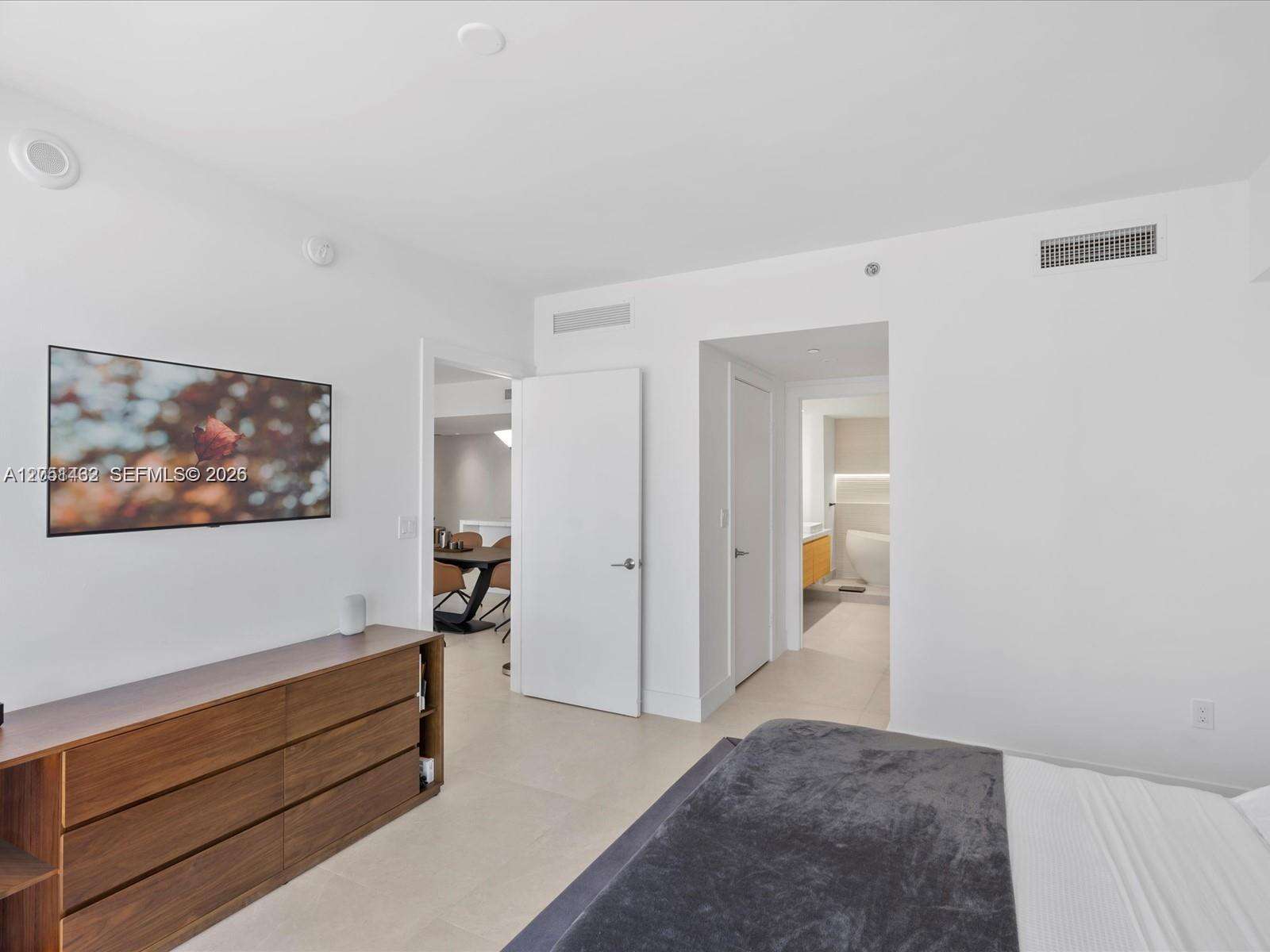 Icon Brickell 2 at 495 Brickell Ave, Miami, FL 33131 - For Rent photo 25