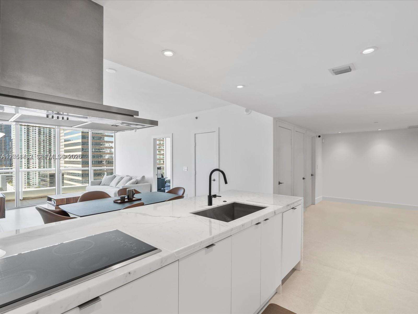 Icon Brickell 2 at 495 Brickell Ave, Miami, FL 33131 - For Rent photo 4