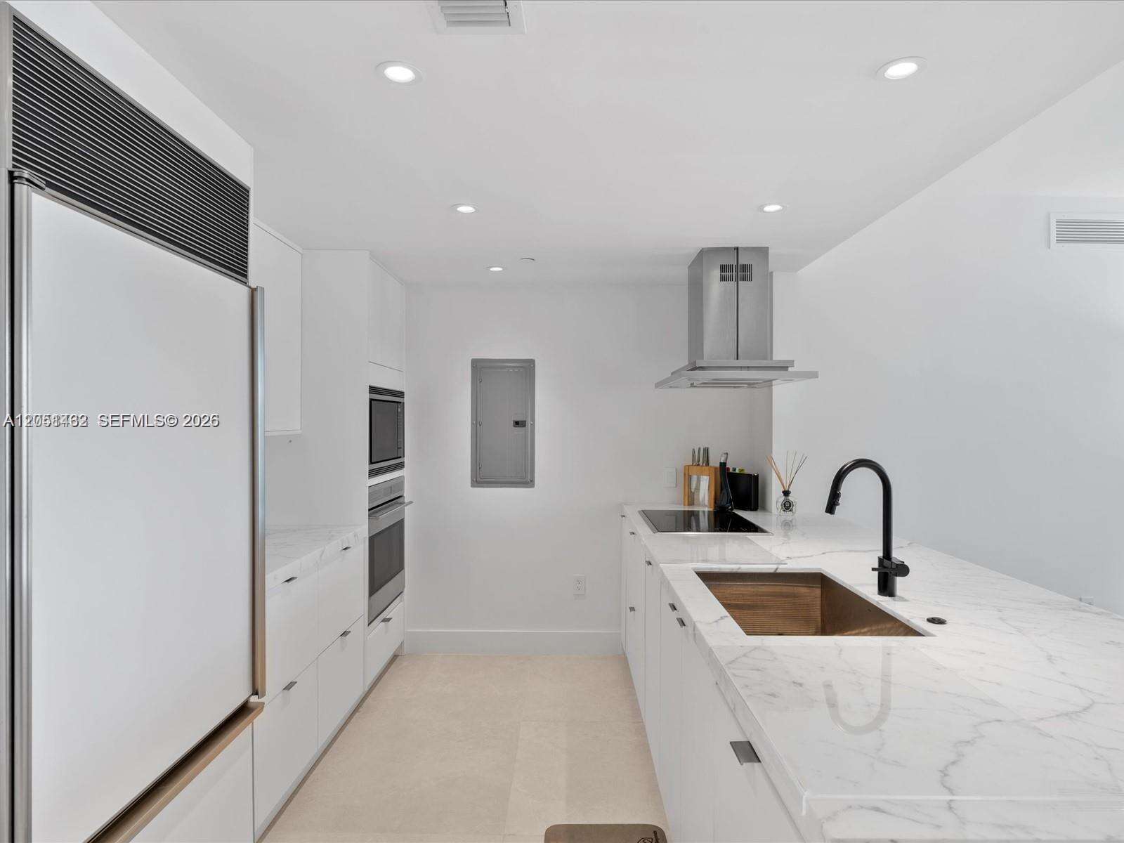 Icon Brickell 2 at 495 Brickell Ave, Miami, FL 33131 - For Rent photo 5