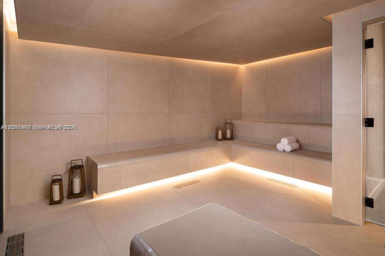 Natiivo | Gale Miami at 159 6 St, Miami, FL 33132 - For Rent photo 12