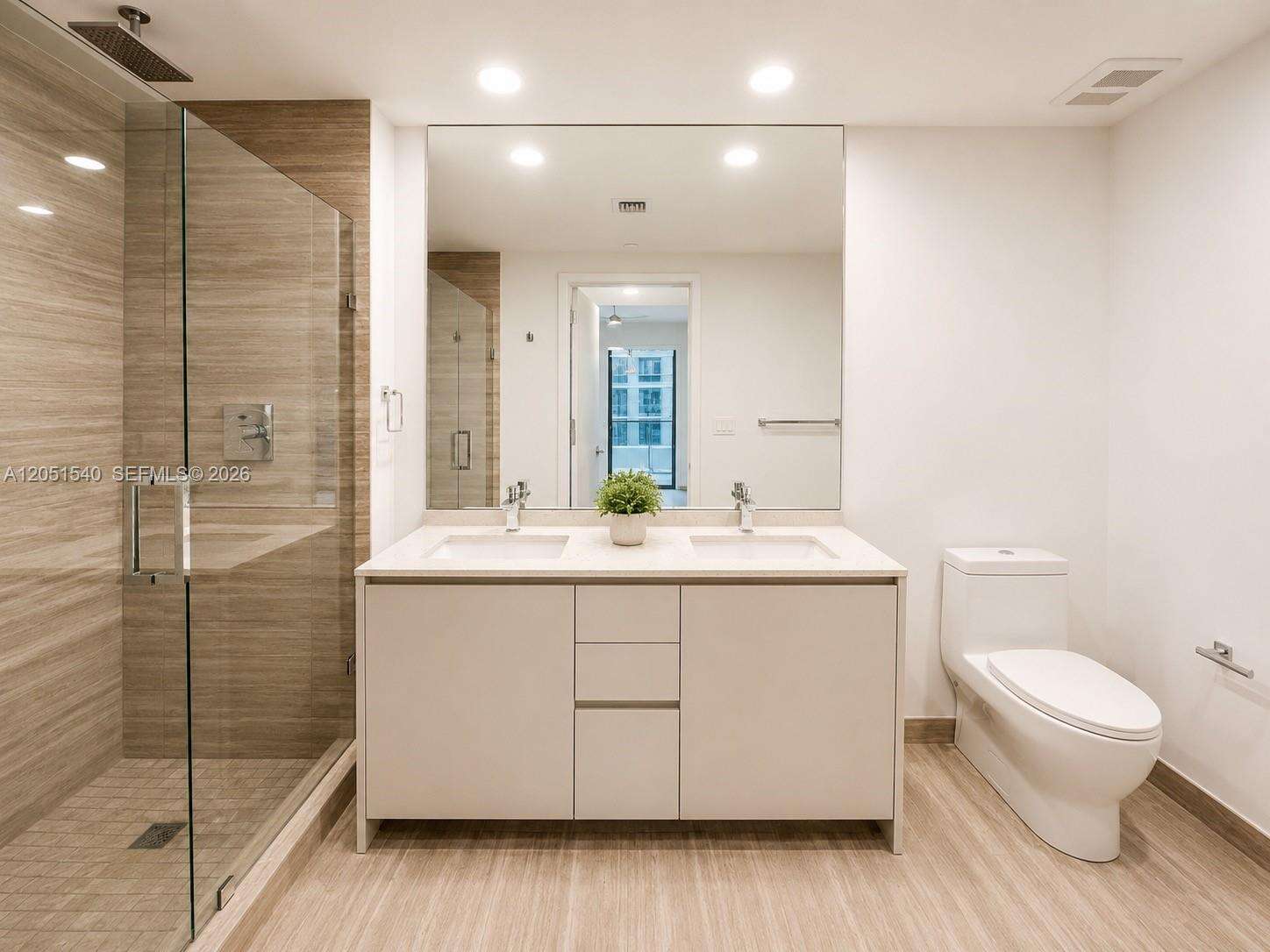 1010 Brickell at 1010 Brickell Ave, Miami, FL 33131 - For Rent photo 6